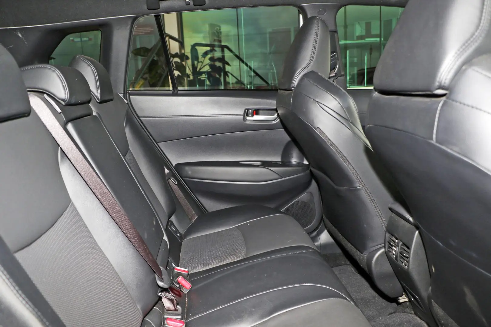 2024 Toyota Corolla Cross Gallery Image 11