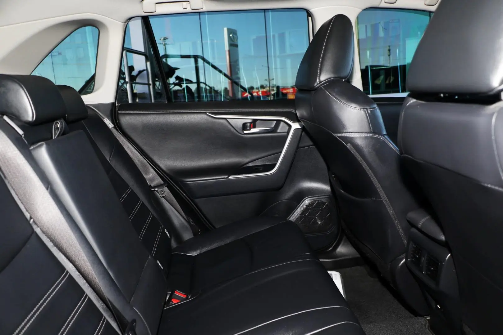 2021 Toyota RAV4 Gallery Image 9