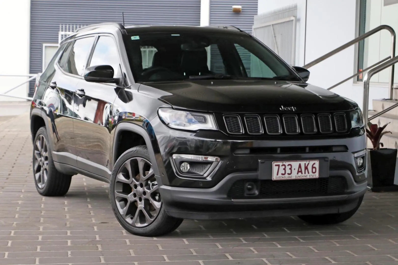 2020 Jeep Compass Image 1