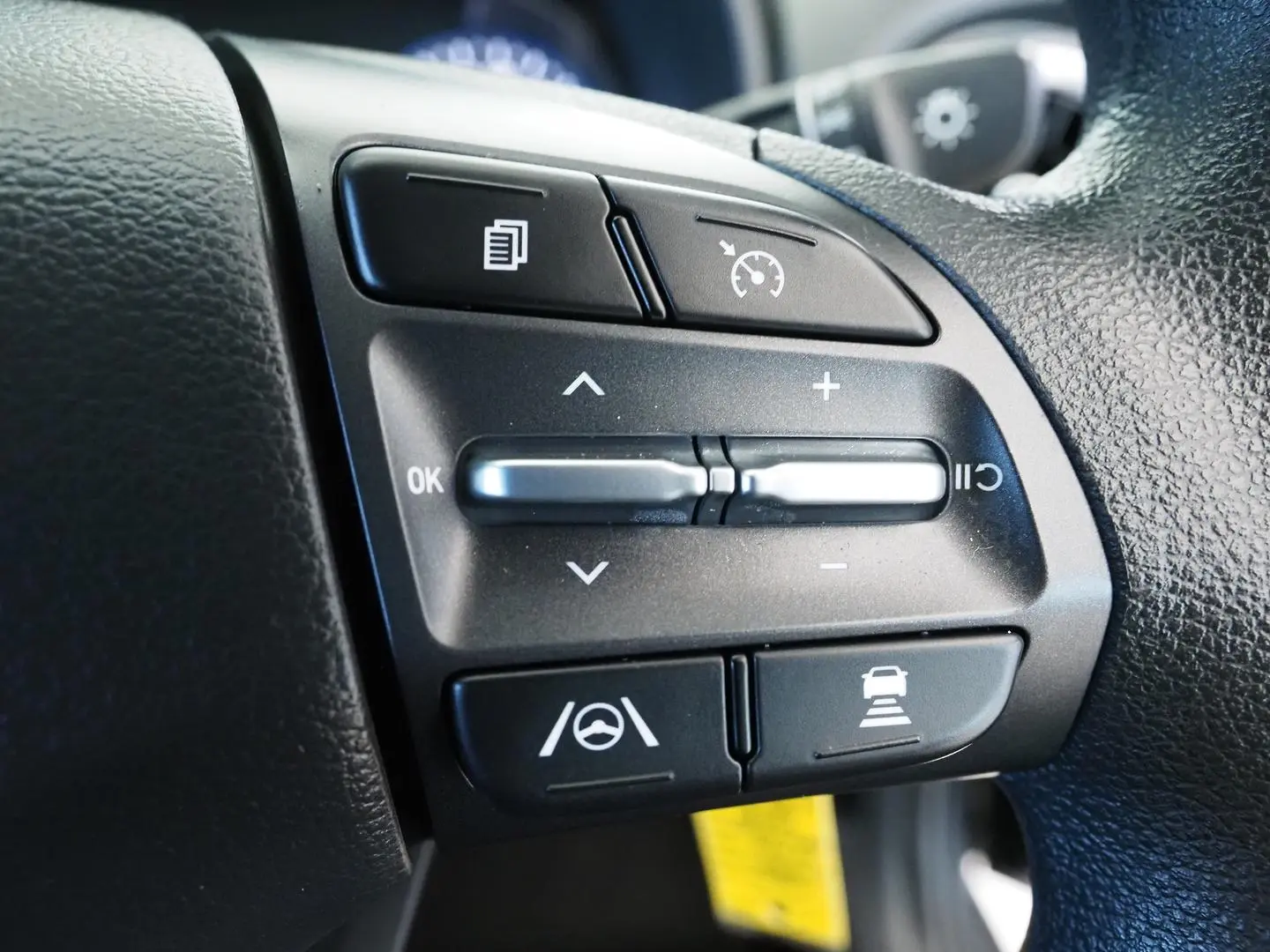 2022 Hyundai Kona Gallery Image 18