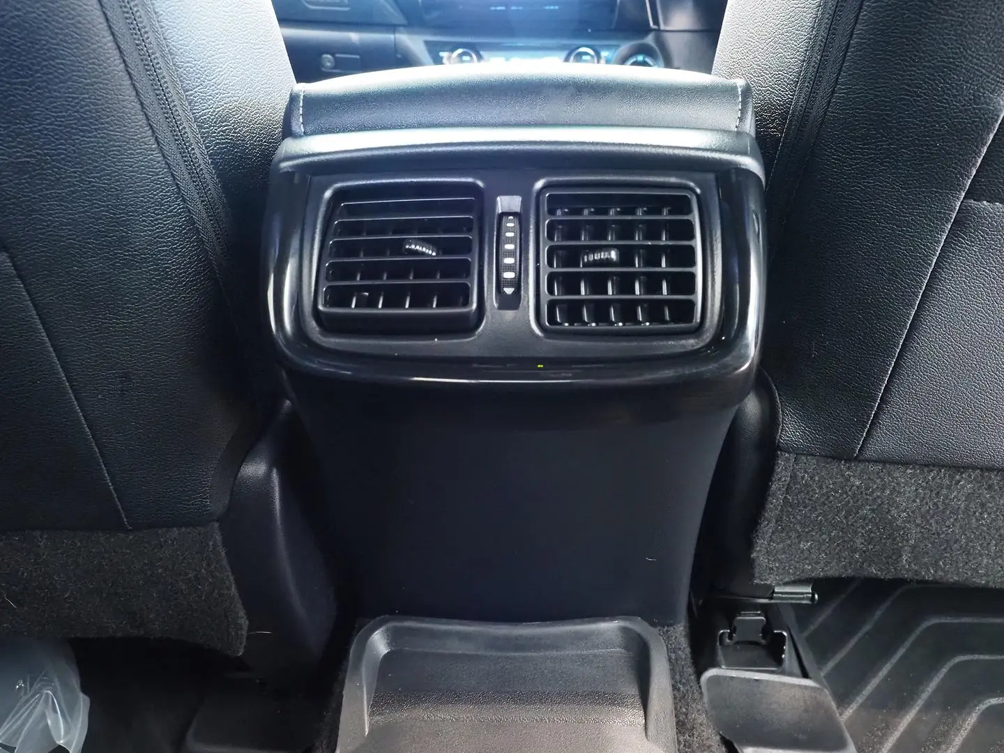 2022 Toyota Hilux Gallery Image 16