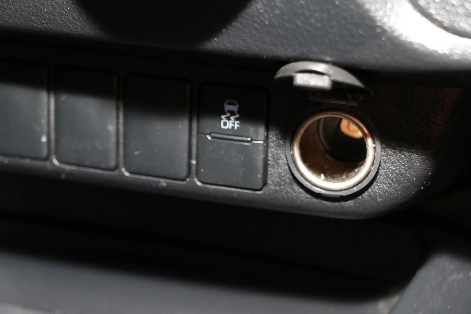 2023 Toyota Hilux Gallery Image 17