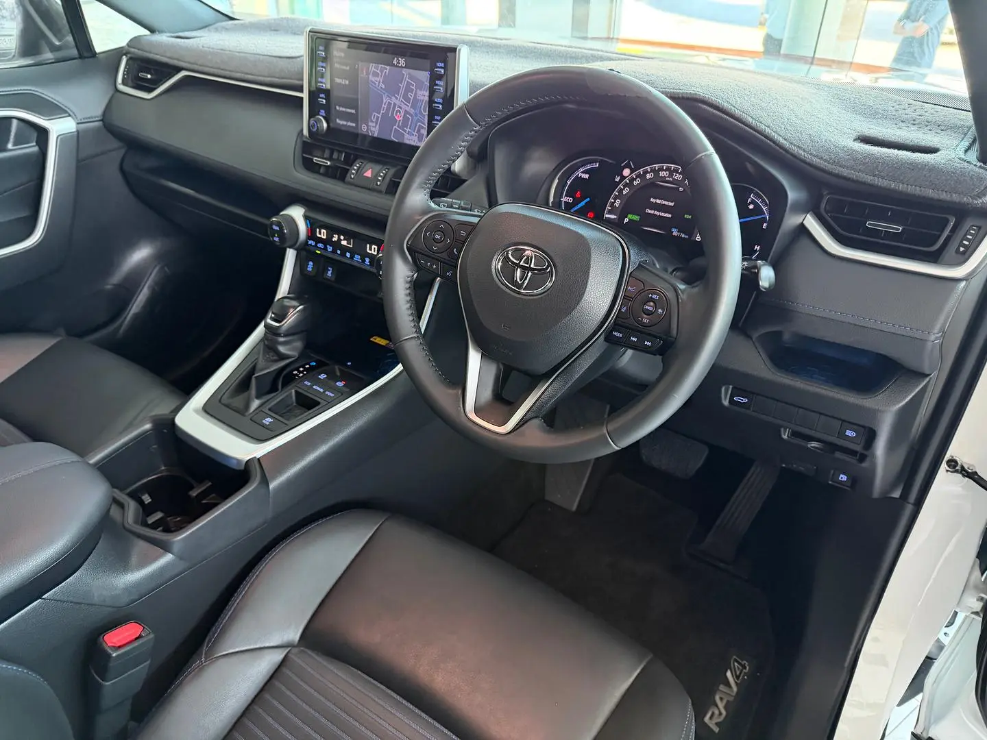 2022 Toyota RAV4 Gallery Image 4