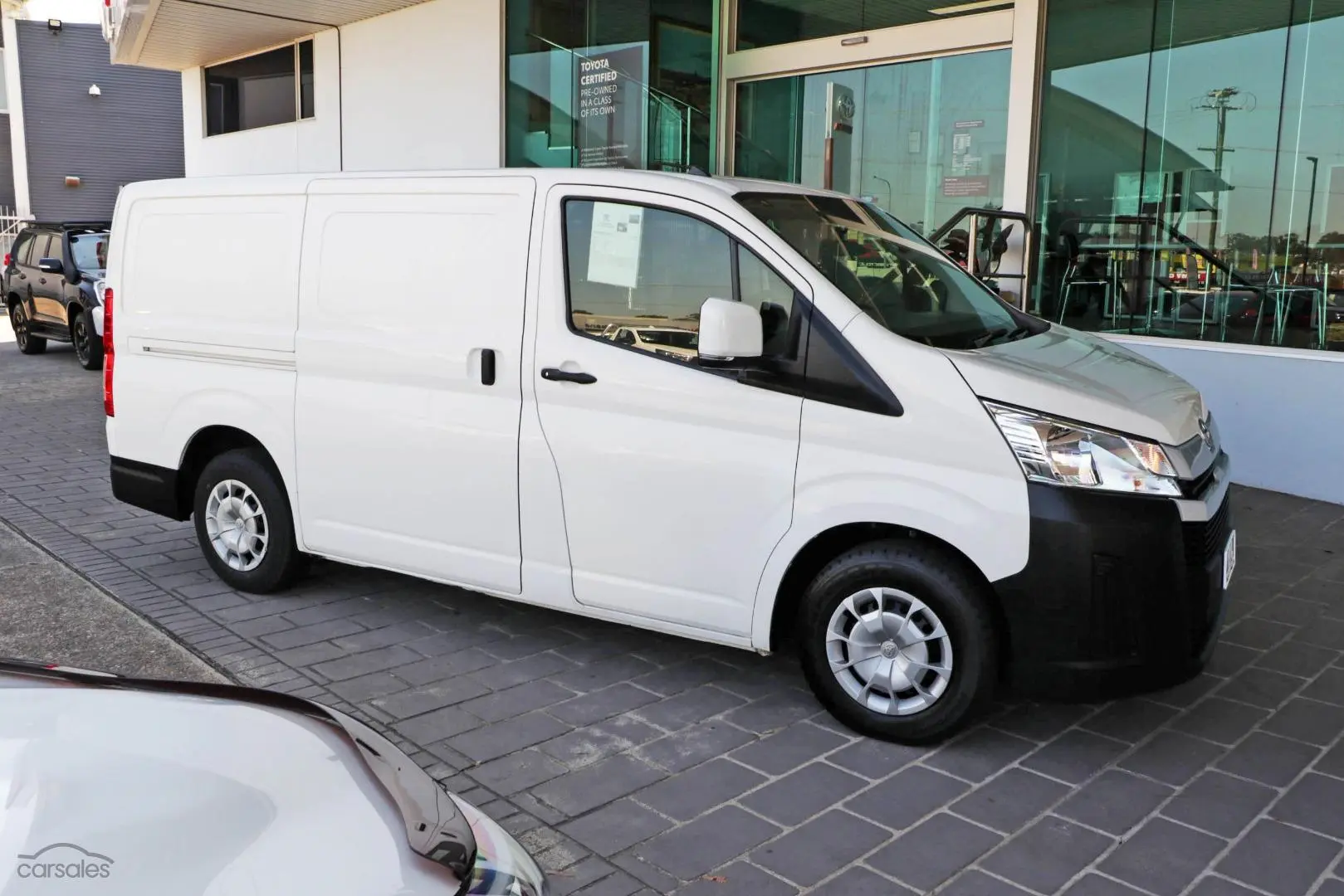 2020 Toyota Hiace Image 7