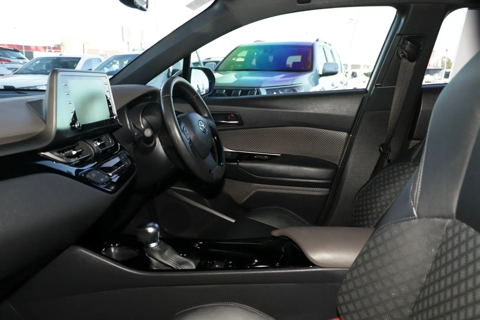 2021 Toyota C-HR Gallery Image 8