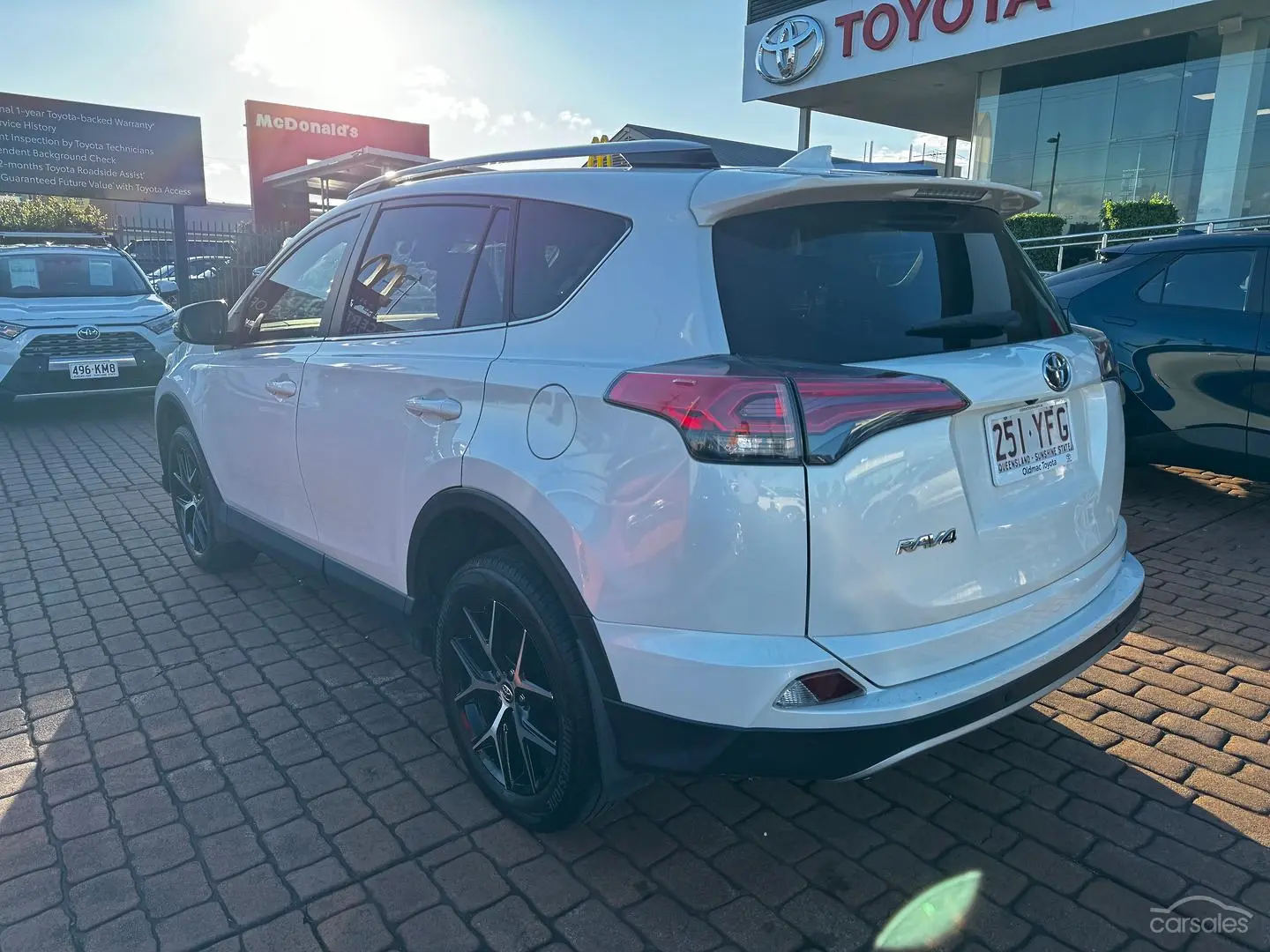 2018 Toyota RAV4 Image 7