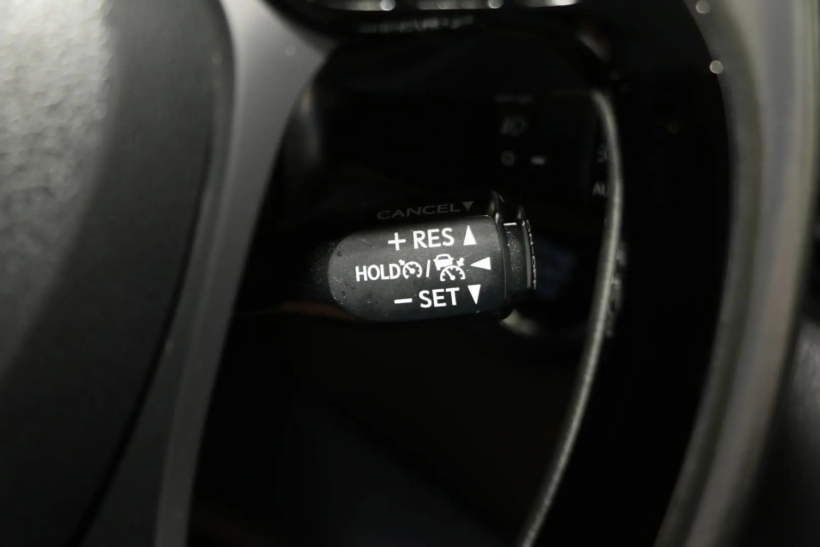 2022 Toyota C-HR Gallery Image 13