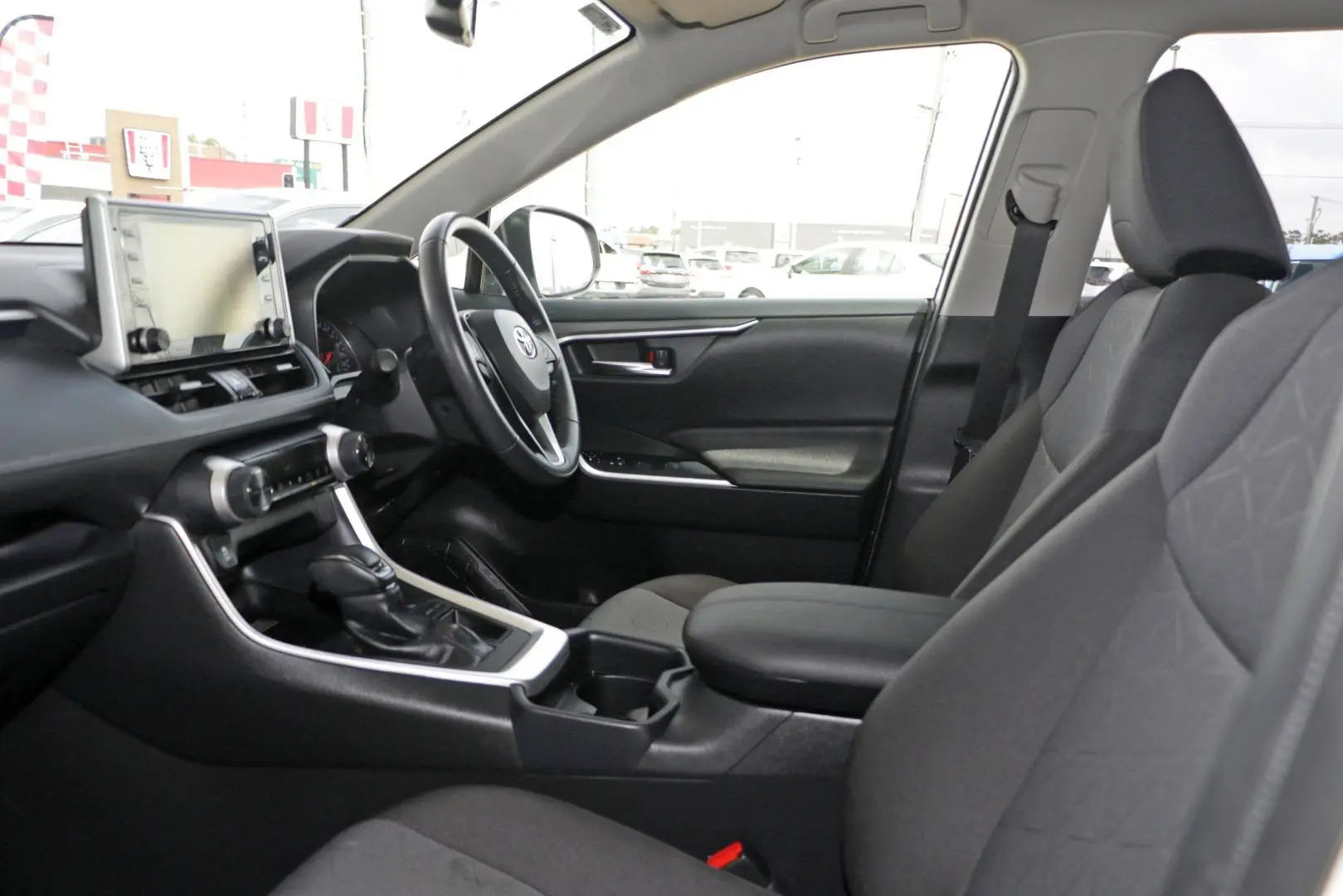 2020 Toyota RAV4 Gallery Image 8