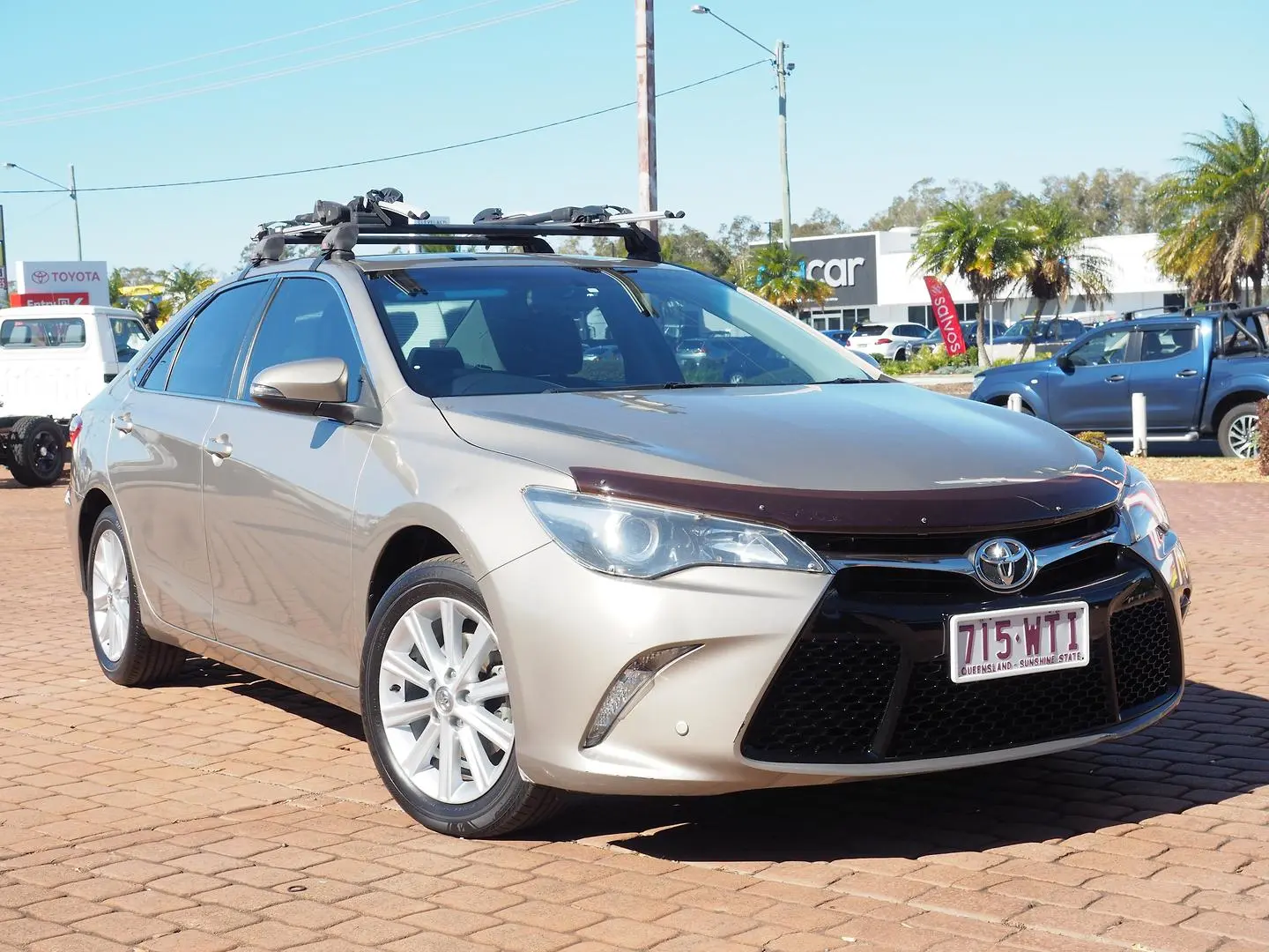 2016 Toyota Camry Gallery Image 1