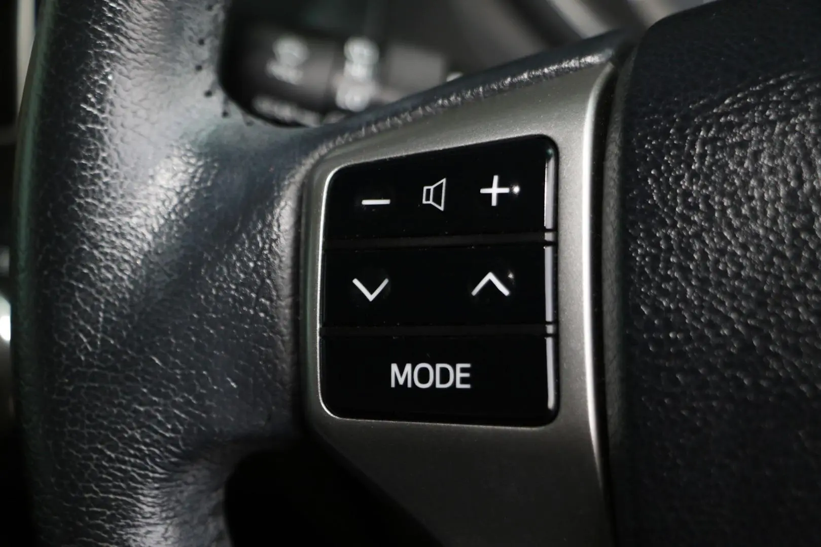 2017 Toyota Landcruiser Prado Gallery Image 17