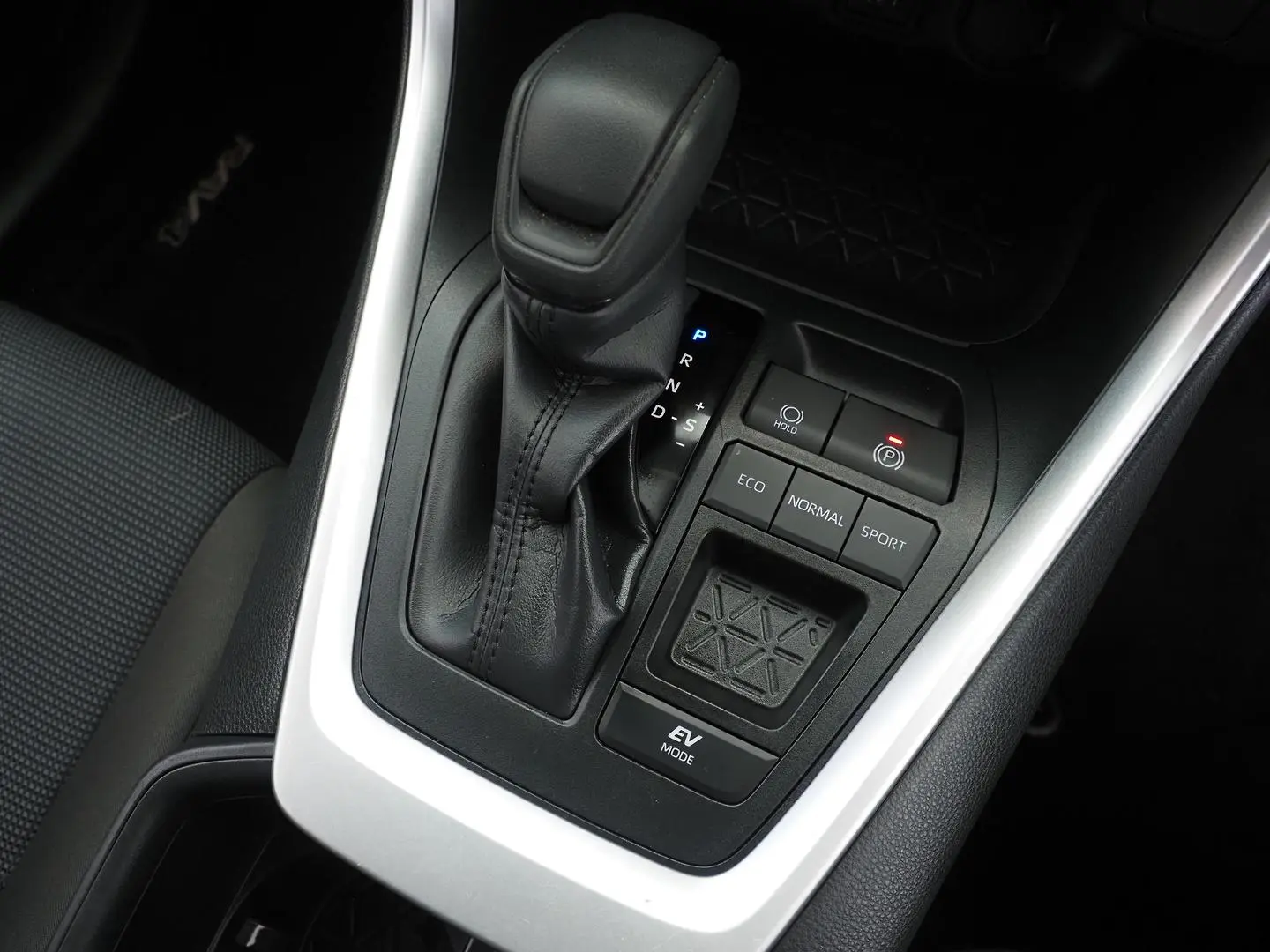 2024 Toyota RAV4 Gallery Image 26