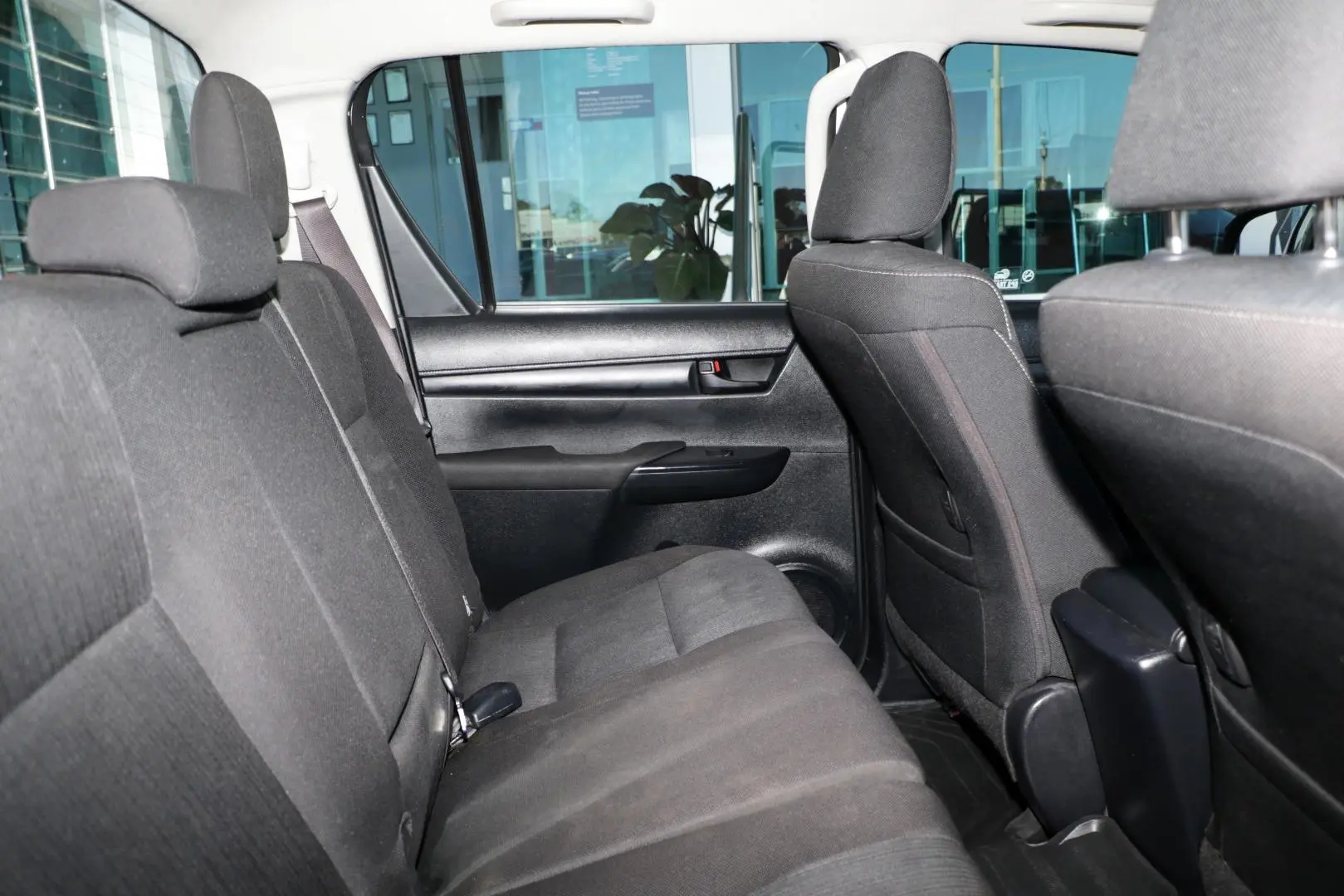 2022 Toyota Hilux Gallery Image 9