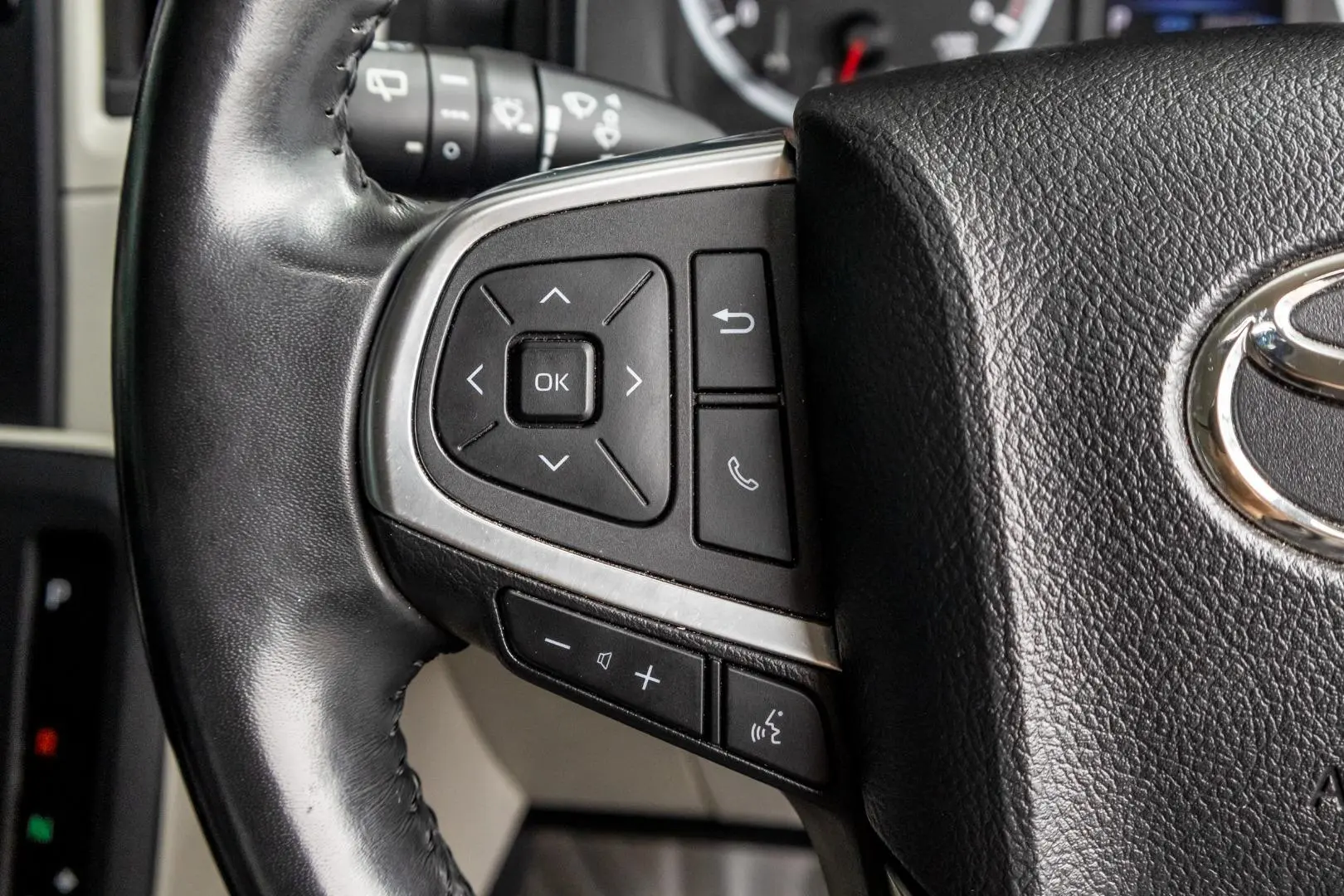 2021 Toyota Hiace Gallery Image 13