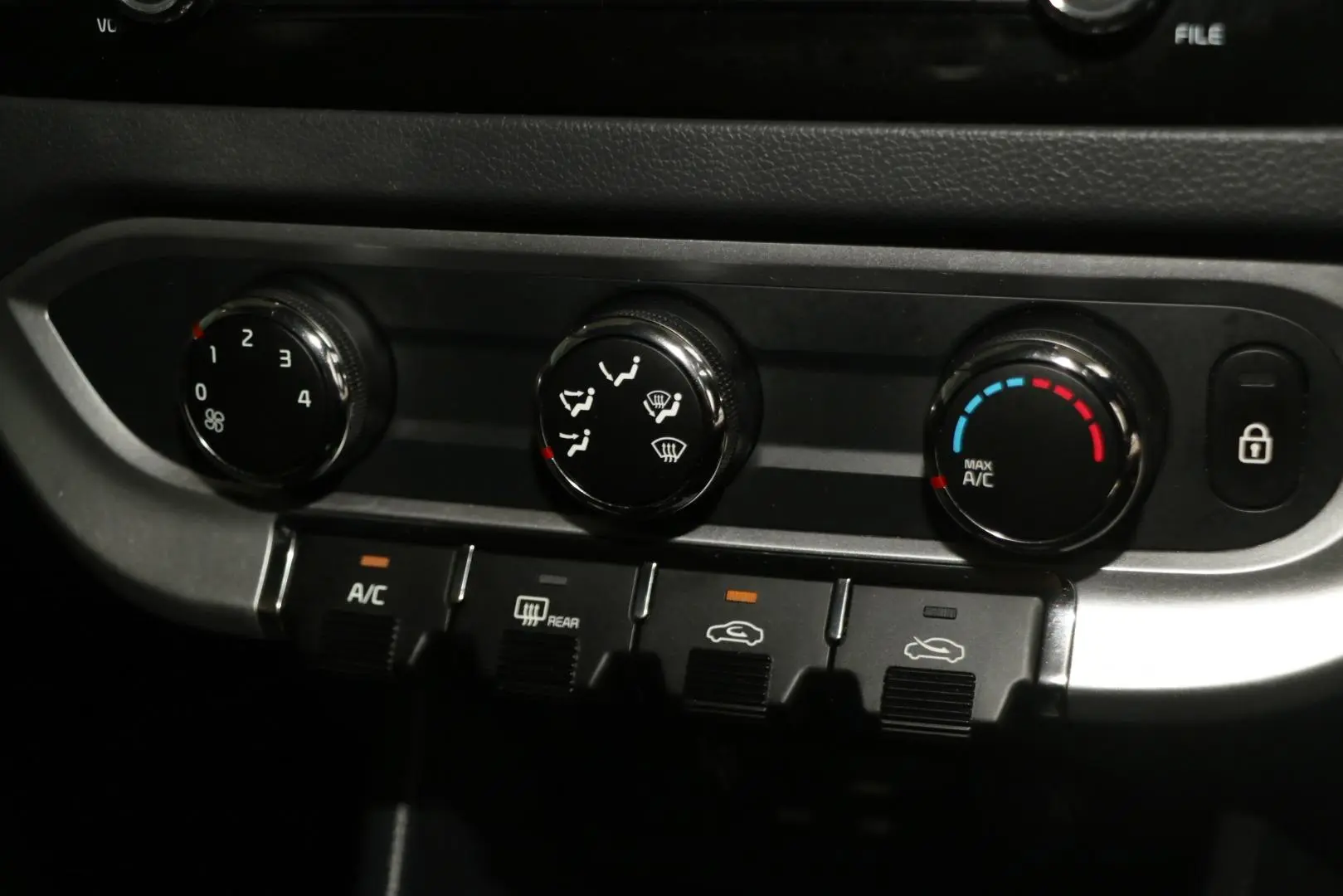 2015 Kia Rio Gallery Image 13