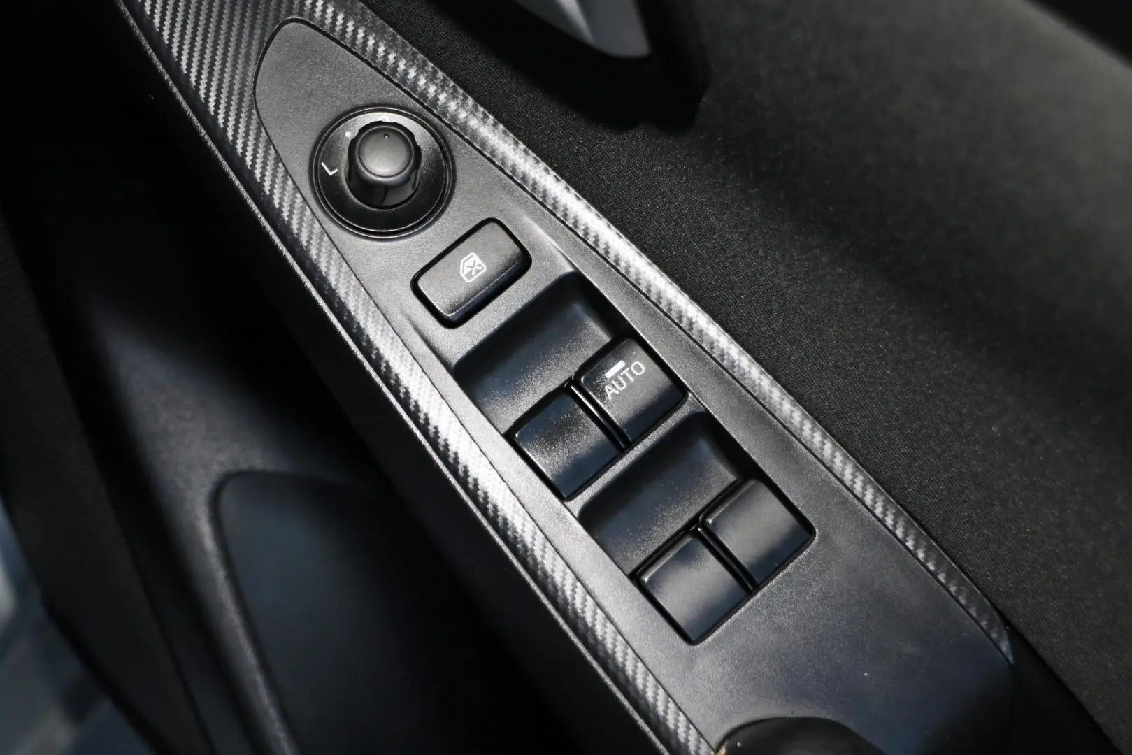2015 Mazda 2 Gallery Image 16