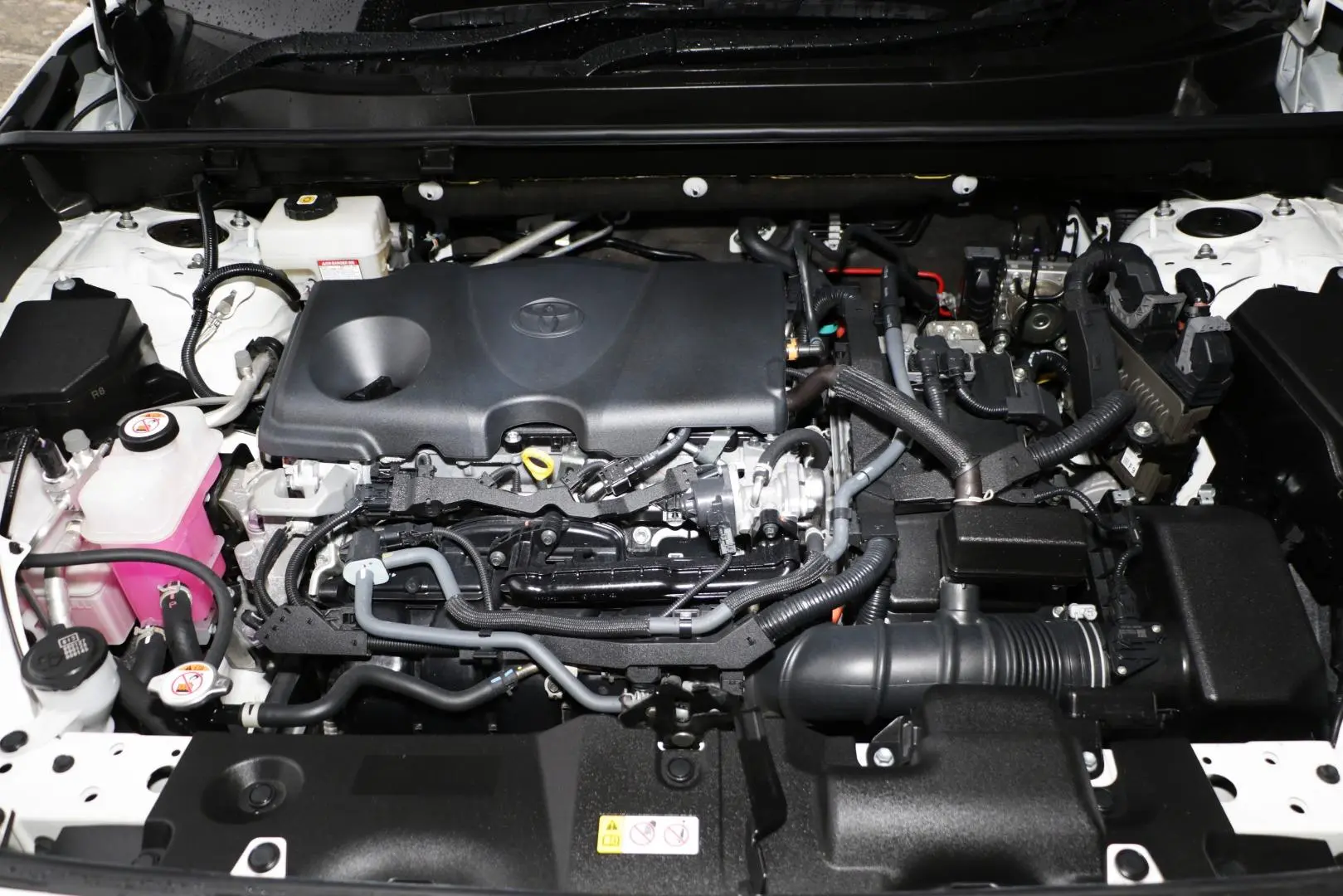 2023 Toyota RAV4 Gallery Image 18