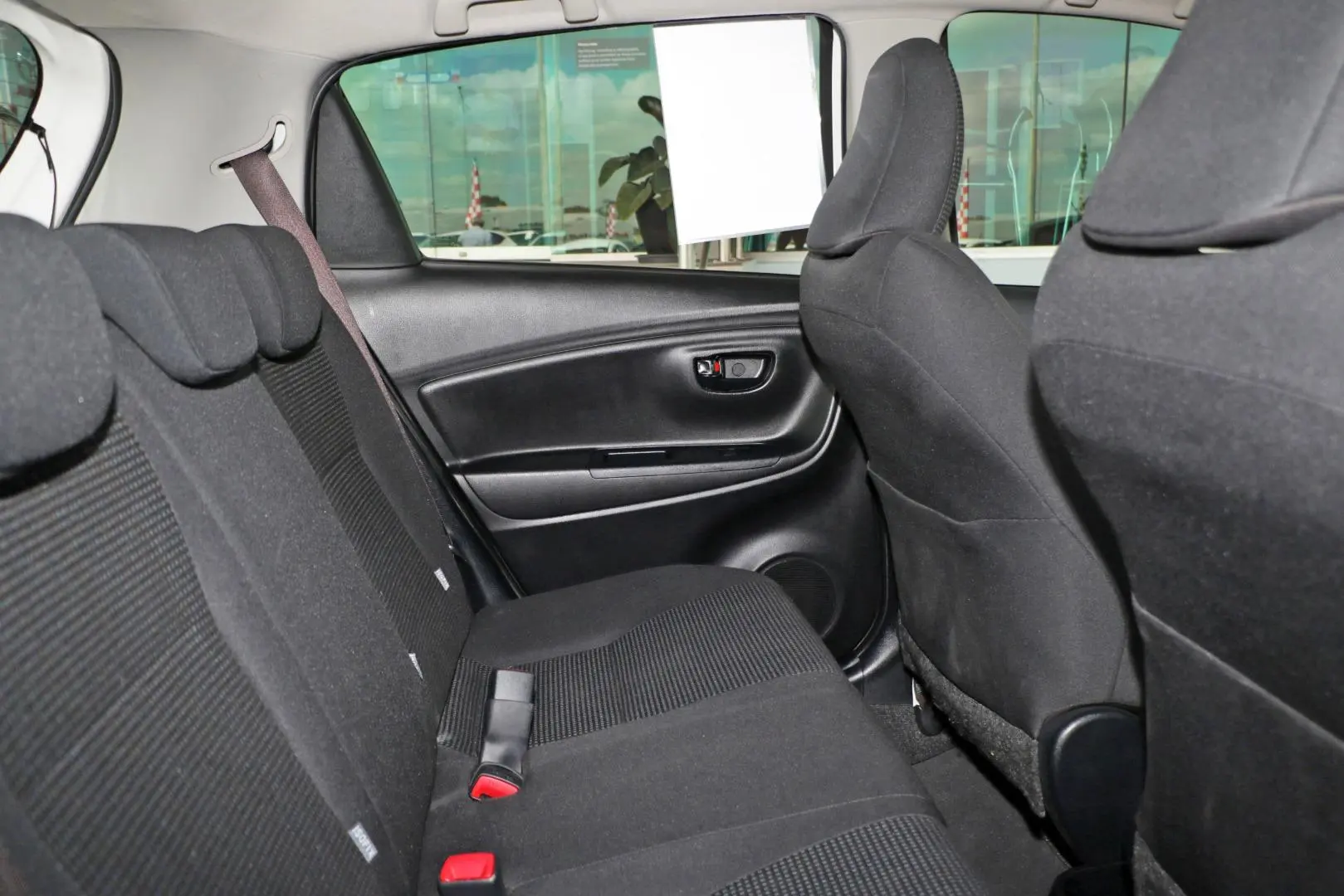 2019 Toyota Yaris Gallery Image 10