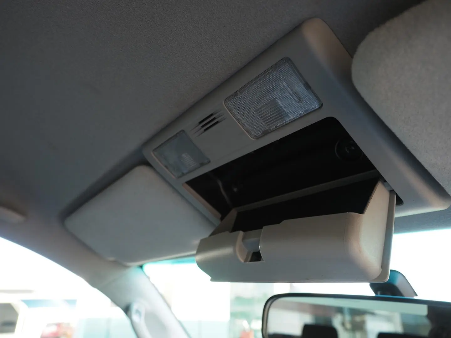 2015 Toyota Hilux Gallery Image 27