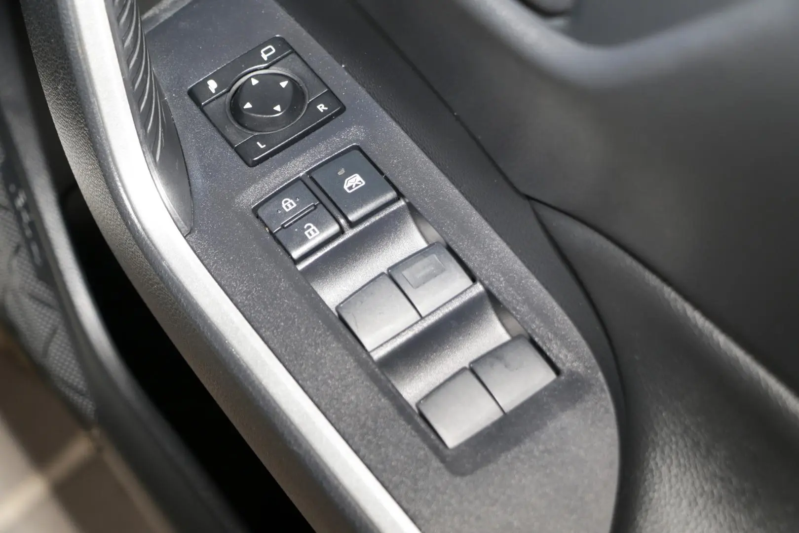 2023 Toyota RAV4 Gallery Image 19