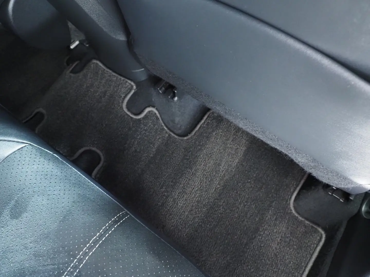 2021 Toyota C-HR Gallery Image 16