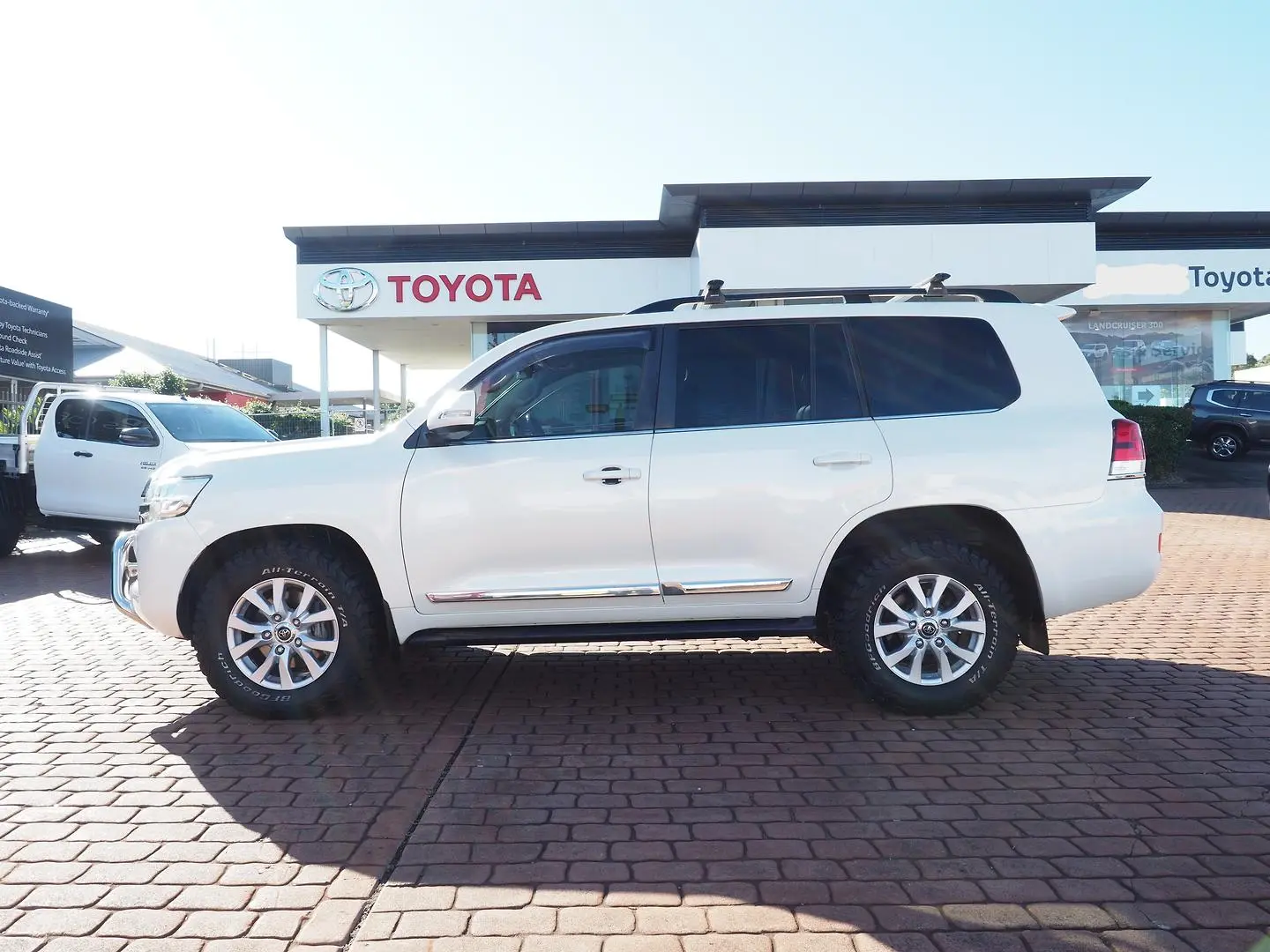 2019 Toyota Landcruiser Gallery Image 10