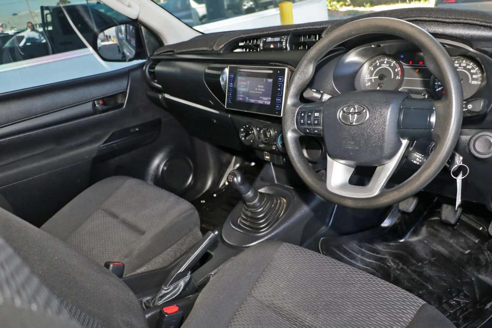 2019 Toyota Hilux Gallery Image 5