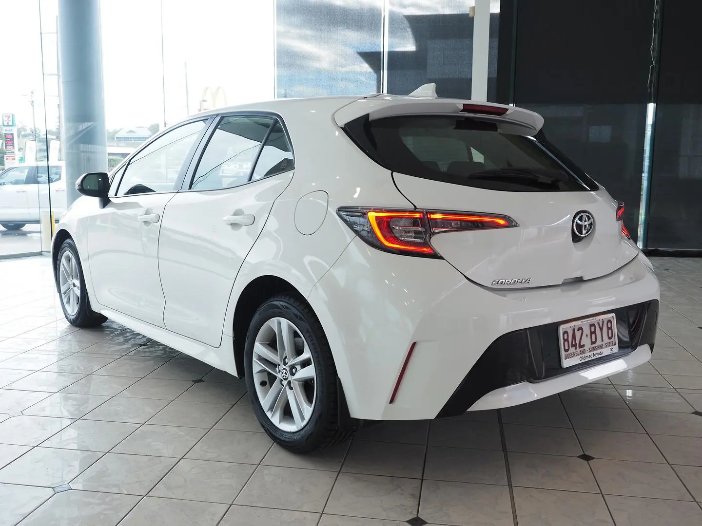 2021 Toyota Corolla Gallery Image 2
