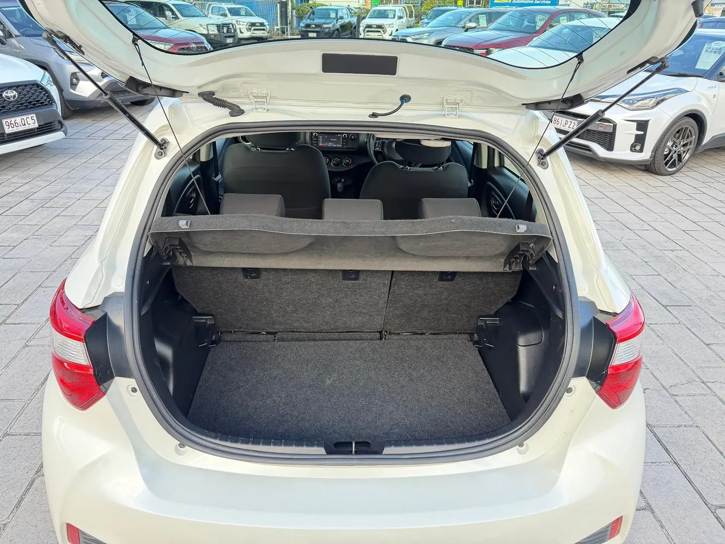 2019 Toyota Yaris Gallery Image 12
