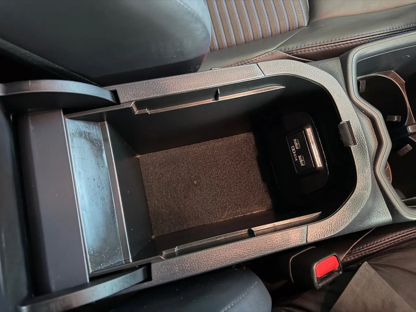 2022 Toyota RAV4 Gallery Image 17