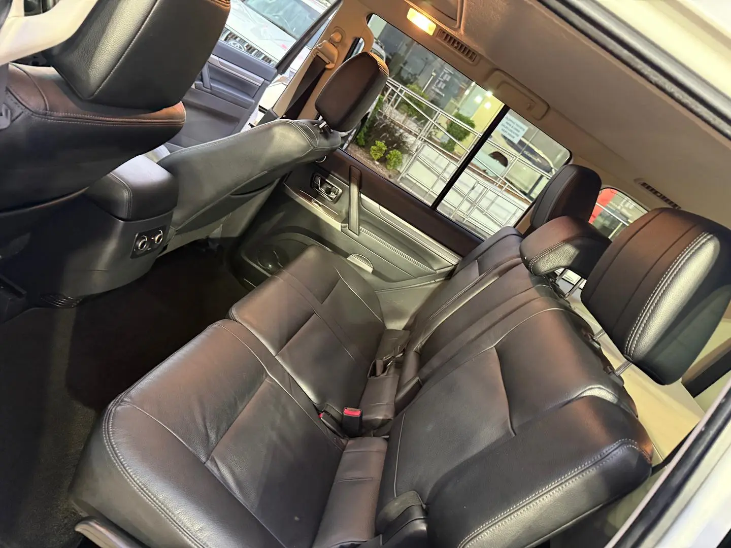 2016 Mitsubishi Pajero Gallery Image 16