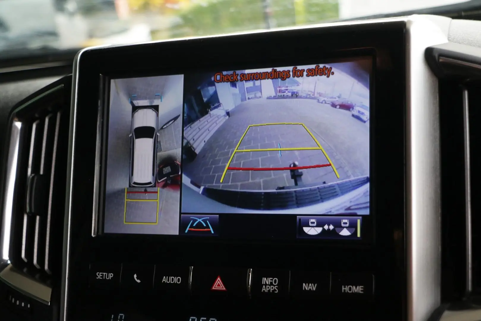 2018 Toyota Landcruiser Gallery Image 12