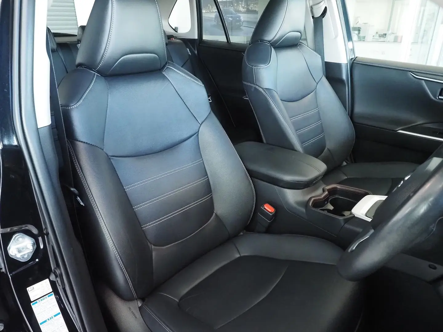 2021 Toyota RAV4 Gallery Image 18