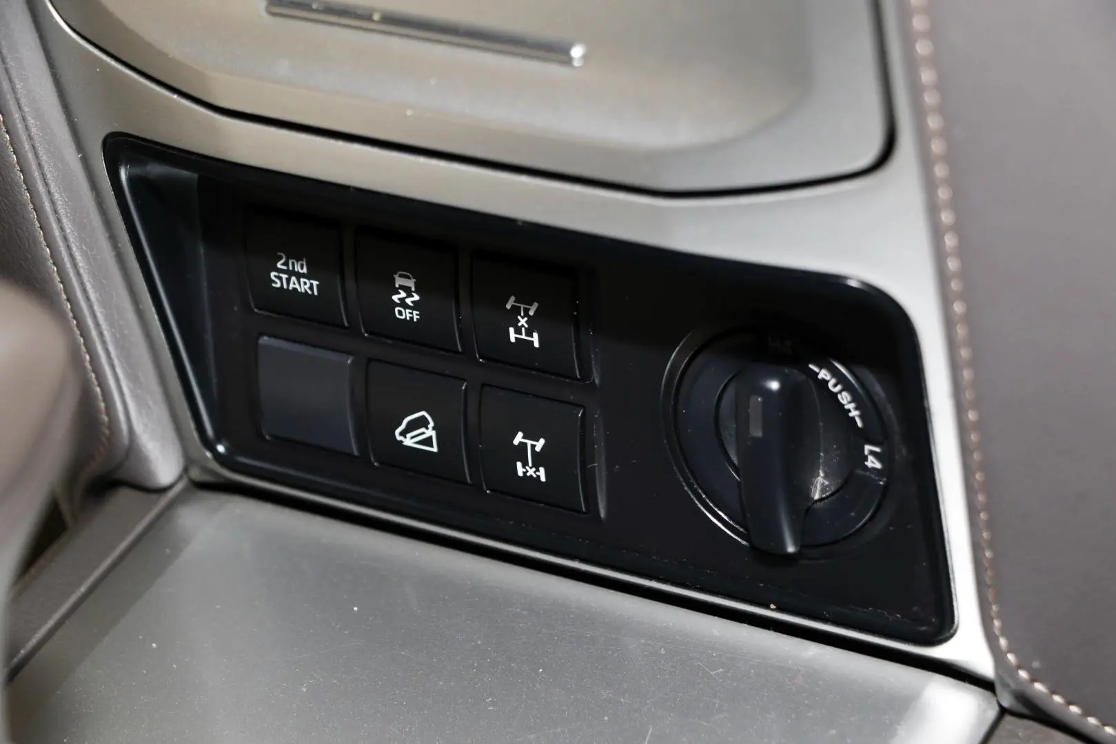 2021 Toyota Landcruiser Prado Gallery Image 14