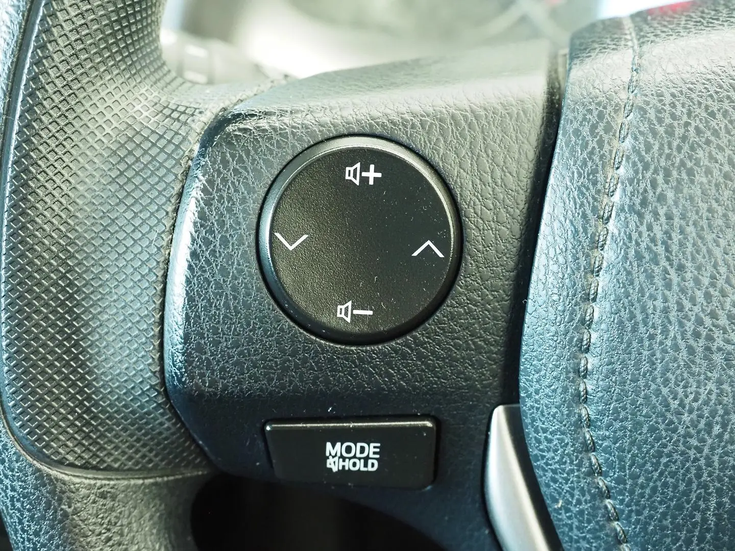 2017 Toyota RAV4 Gallery Image 27