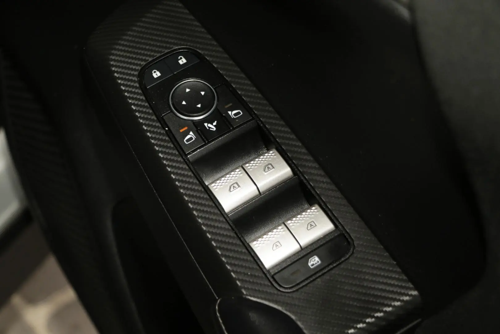 2024 Mitsubishi Outlander Gallery Image 18