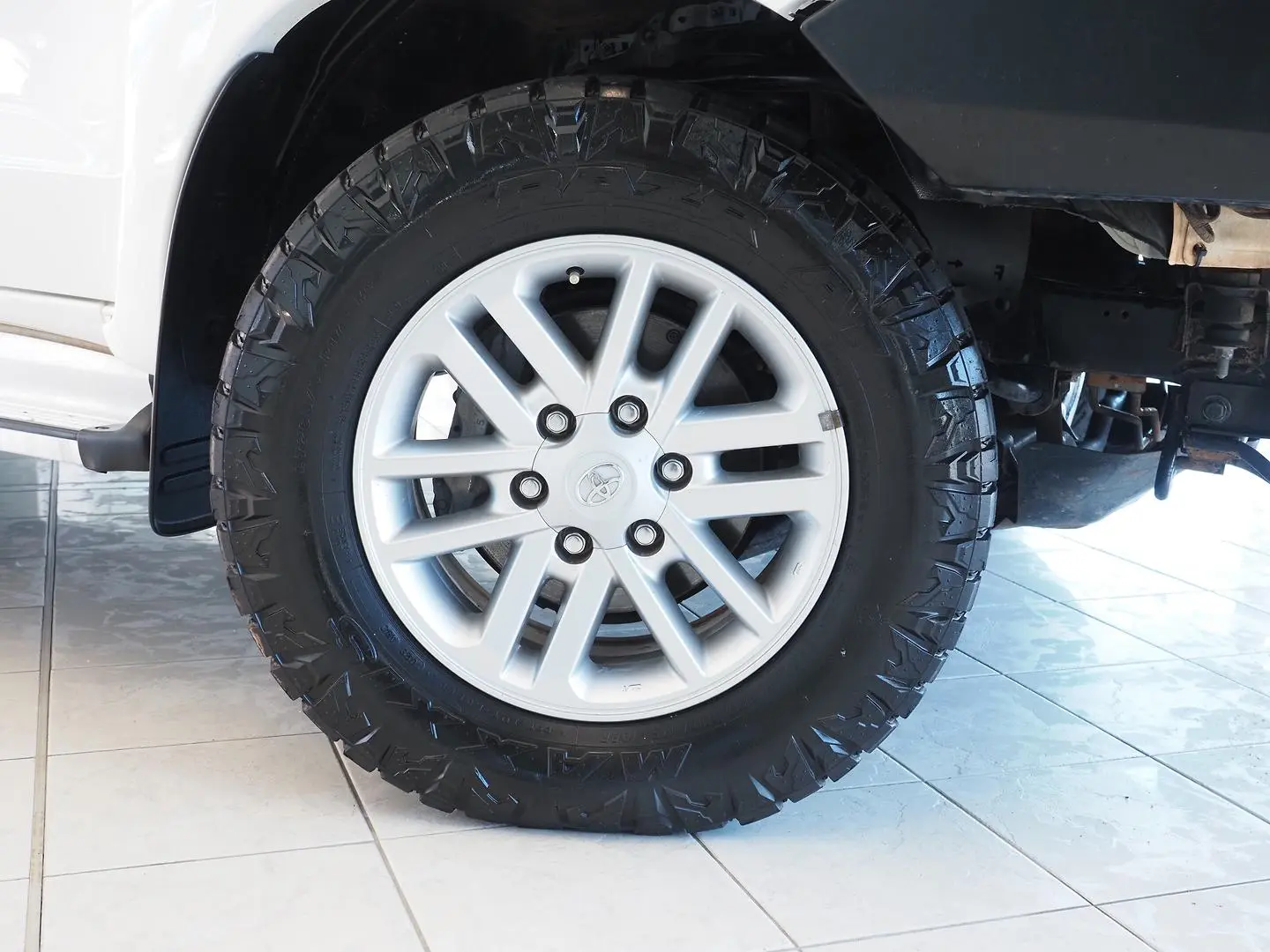 2015 Toyota Hilux Gallery Image 11