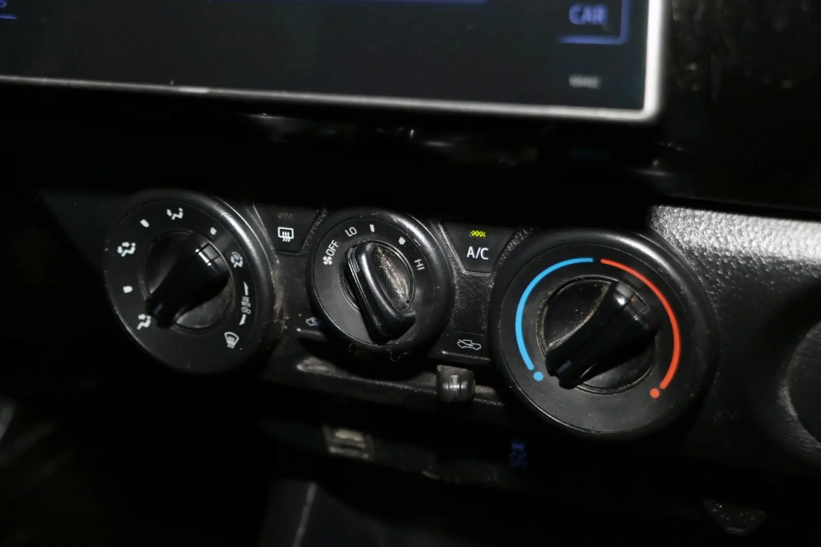 2019 Toyota Hilux Gallery Image 13