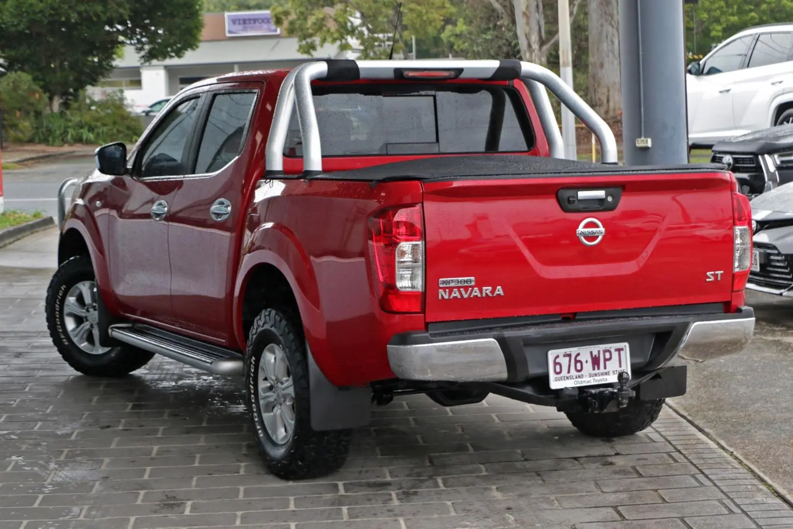 2016 Nissan Navara Gallery Image 2