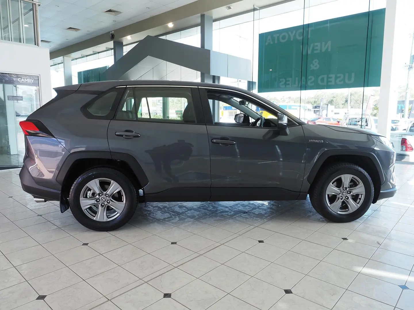 2024 Toyota RAV4 Gallery Image 7