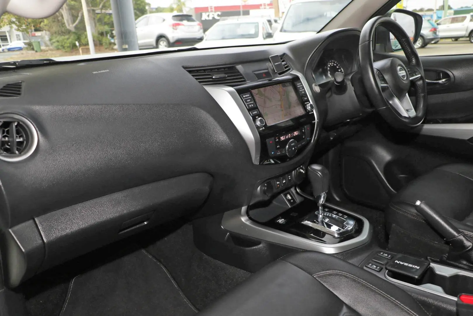 2022 Nissan Navara Gallery Image 7