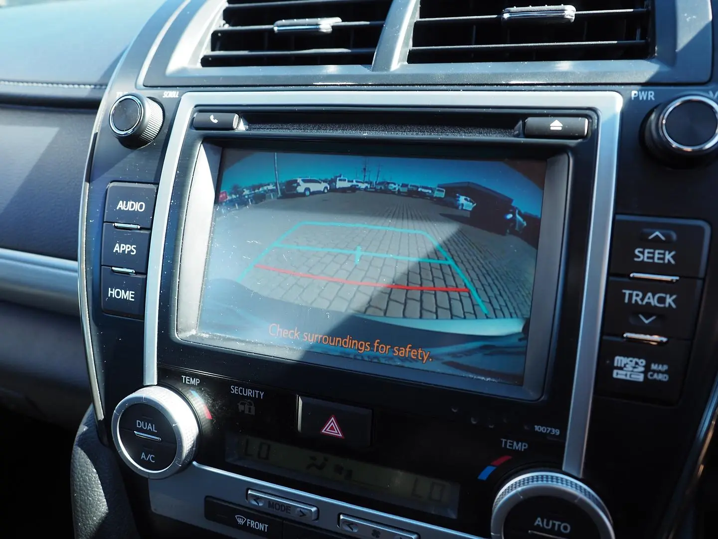 2016 Toyota Camry Gallery Image 21