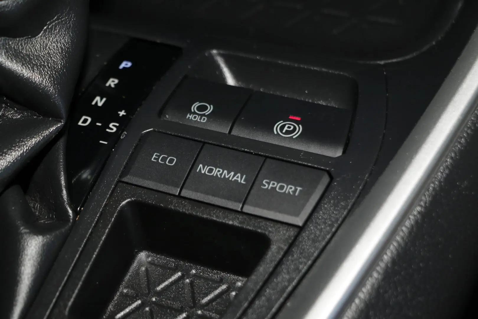 2020 Toyota RAV4 Gallery Image 15