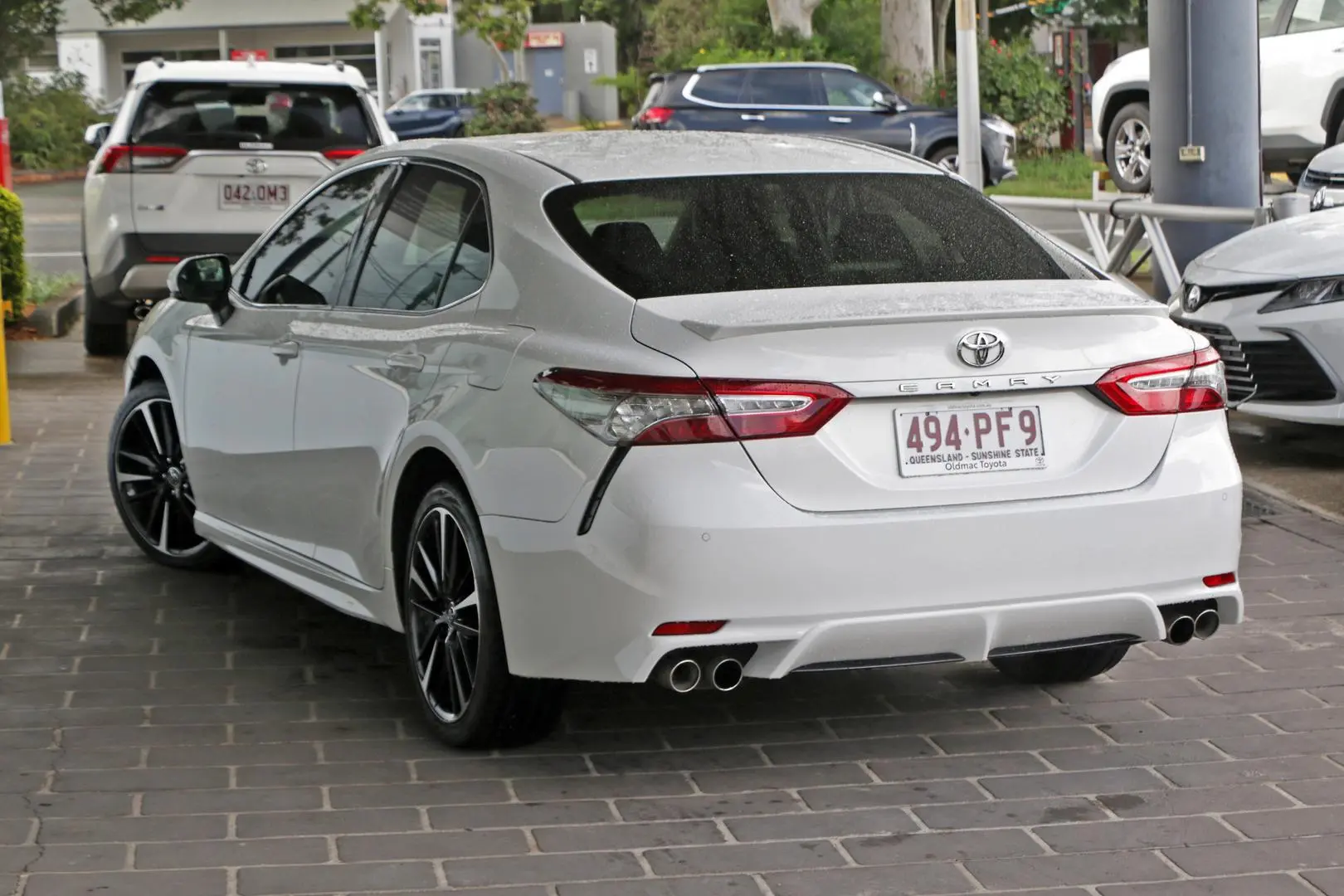 2019 Toyota Camry Gallery Image 3