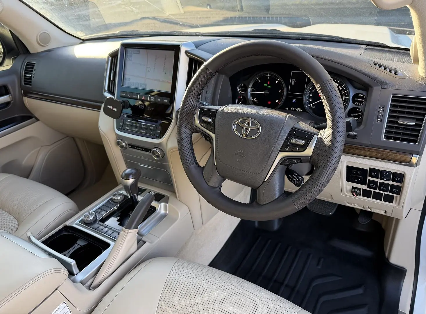 2019 Toyota Landcruiser Gallery Image 4