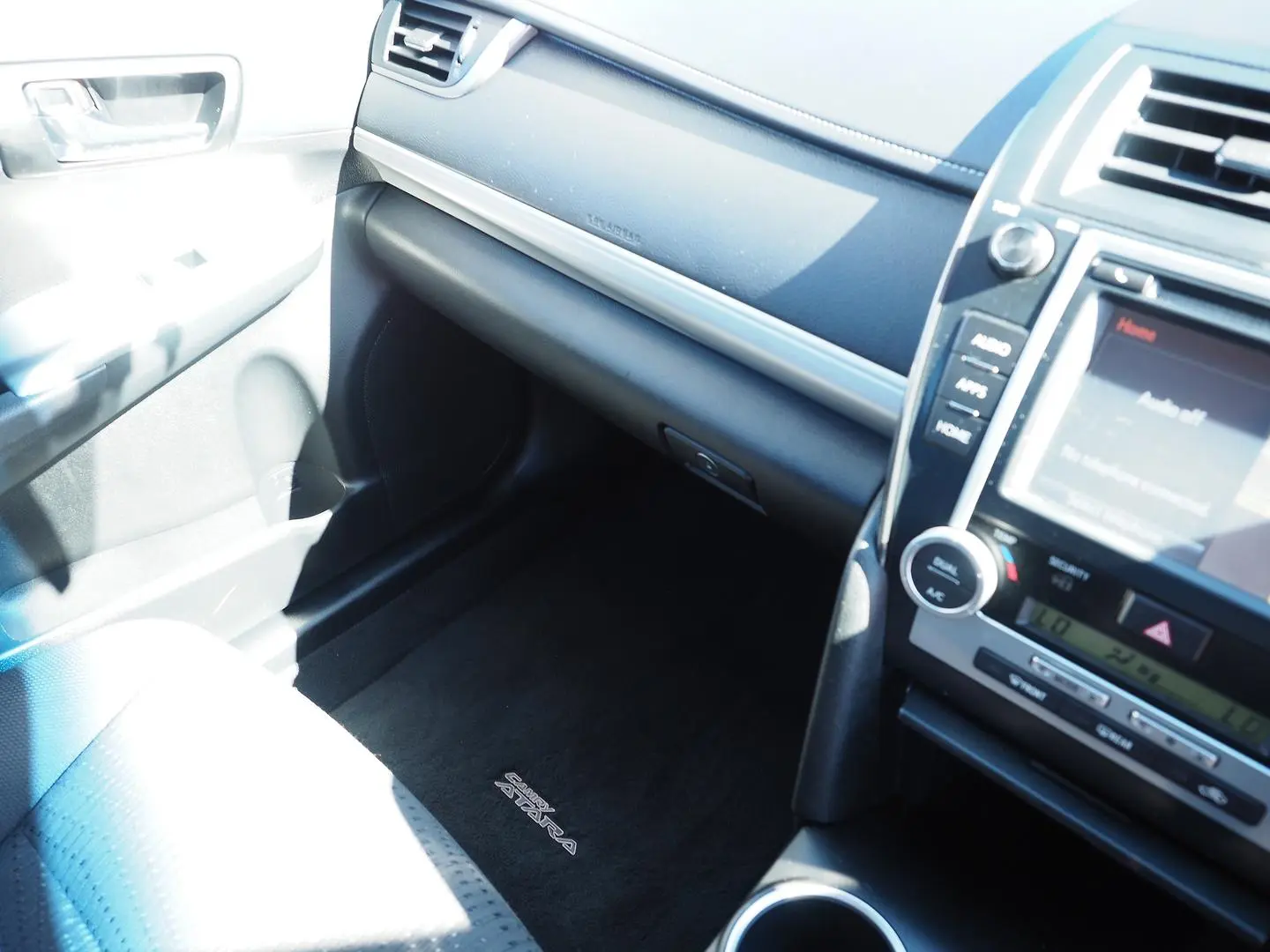 2016 Toyota Camry Gallery Image 30