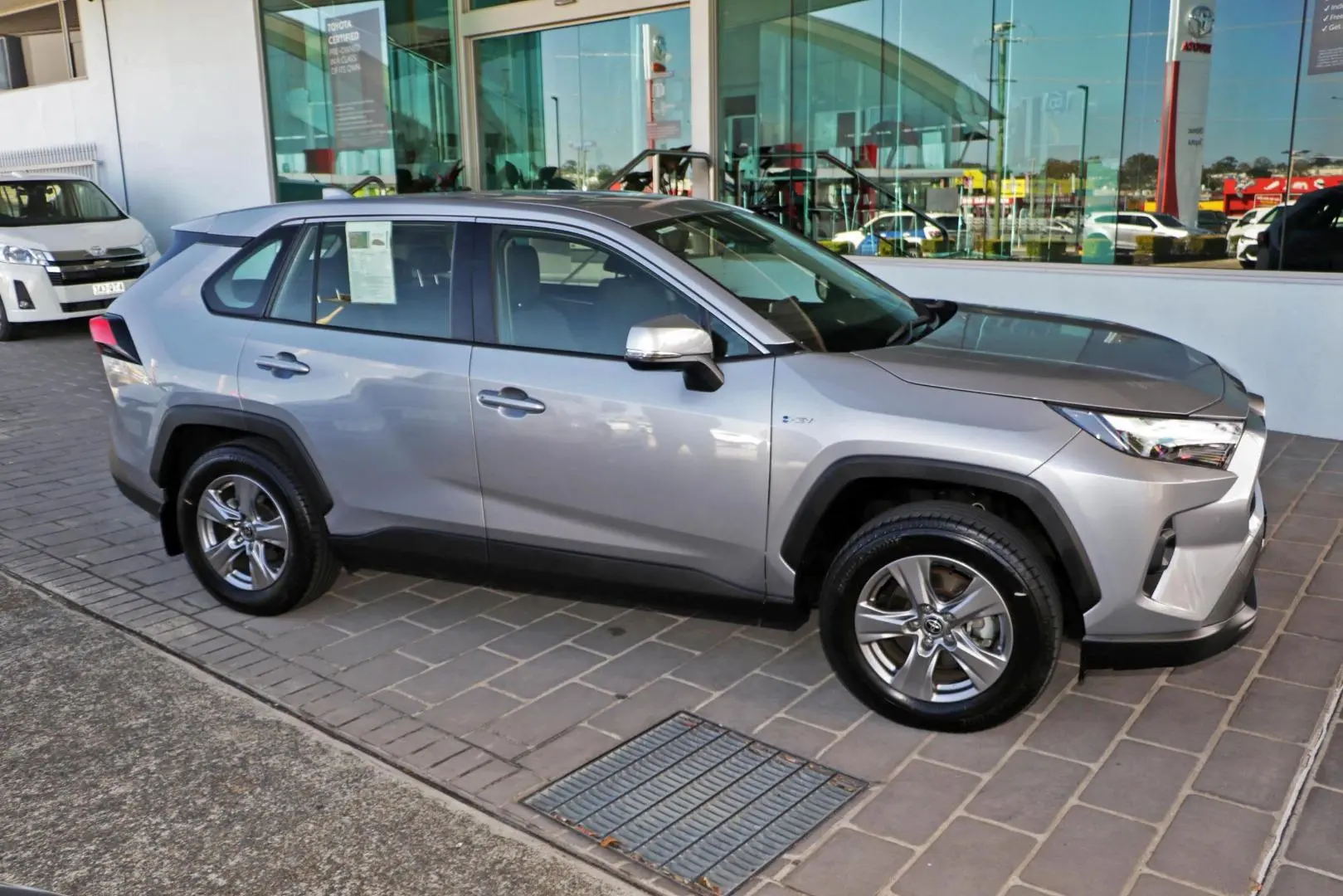 2025 Toyota RAV4 Gallery Image 6