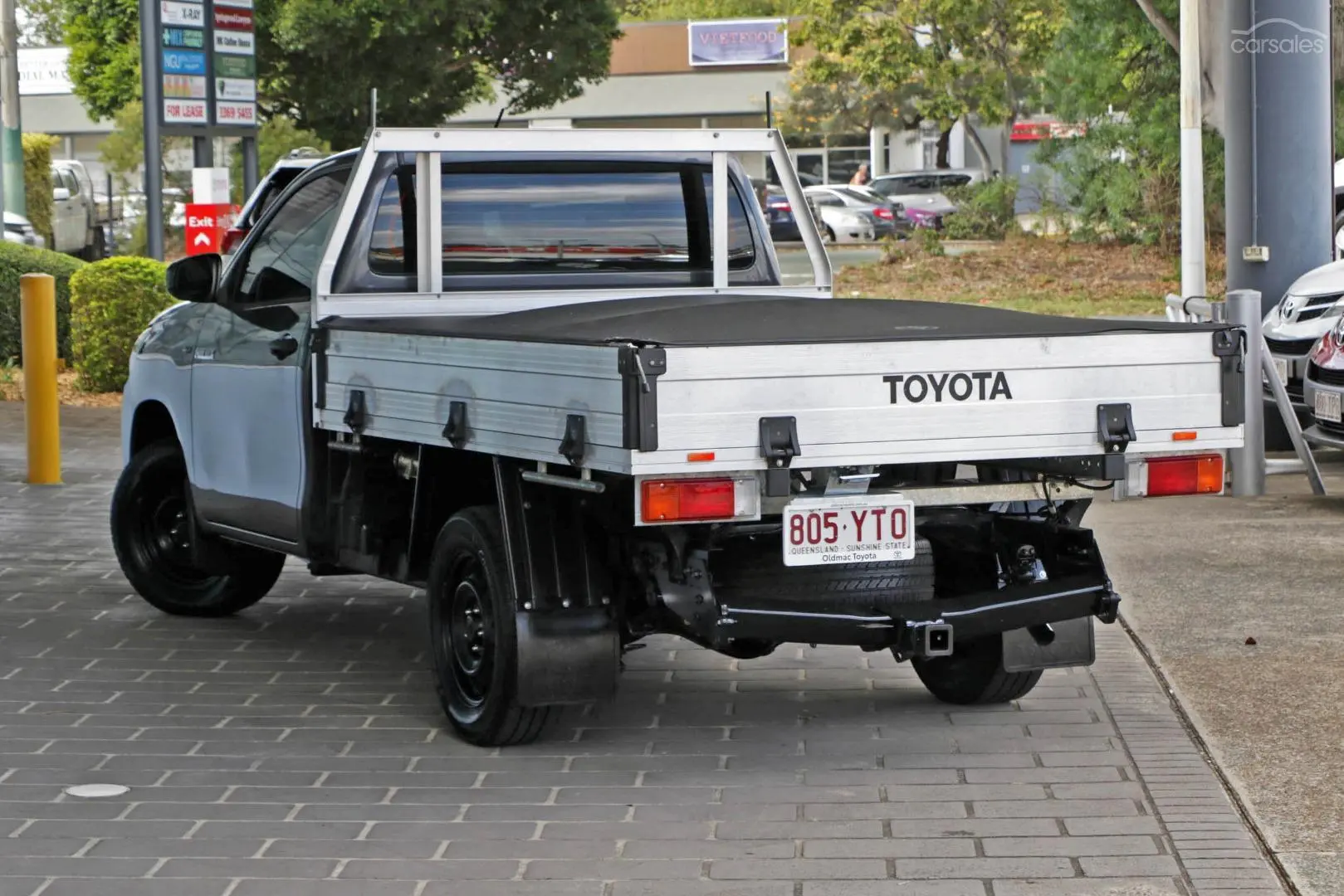 2019 Toyota Hilux Image 2