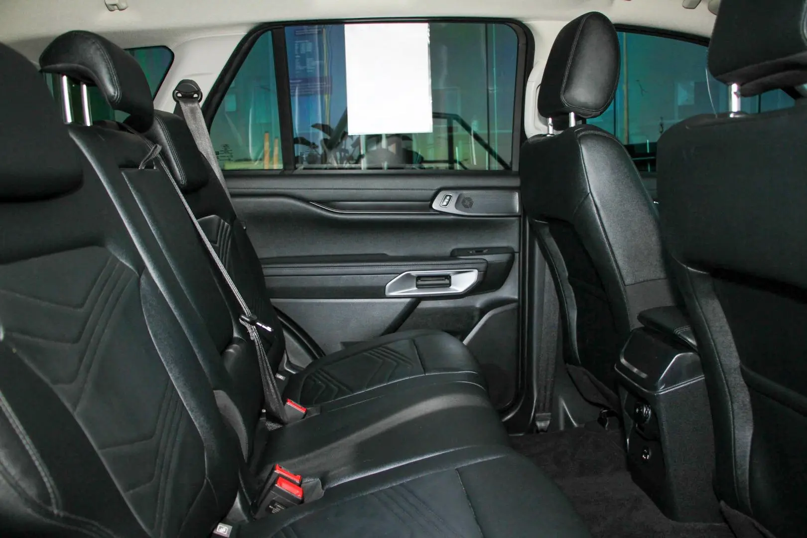 2024 Ford Everest Gallery Image 9