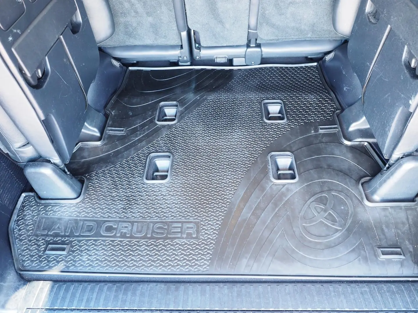 2019 Toyota Landcruiser Gallery Image 20