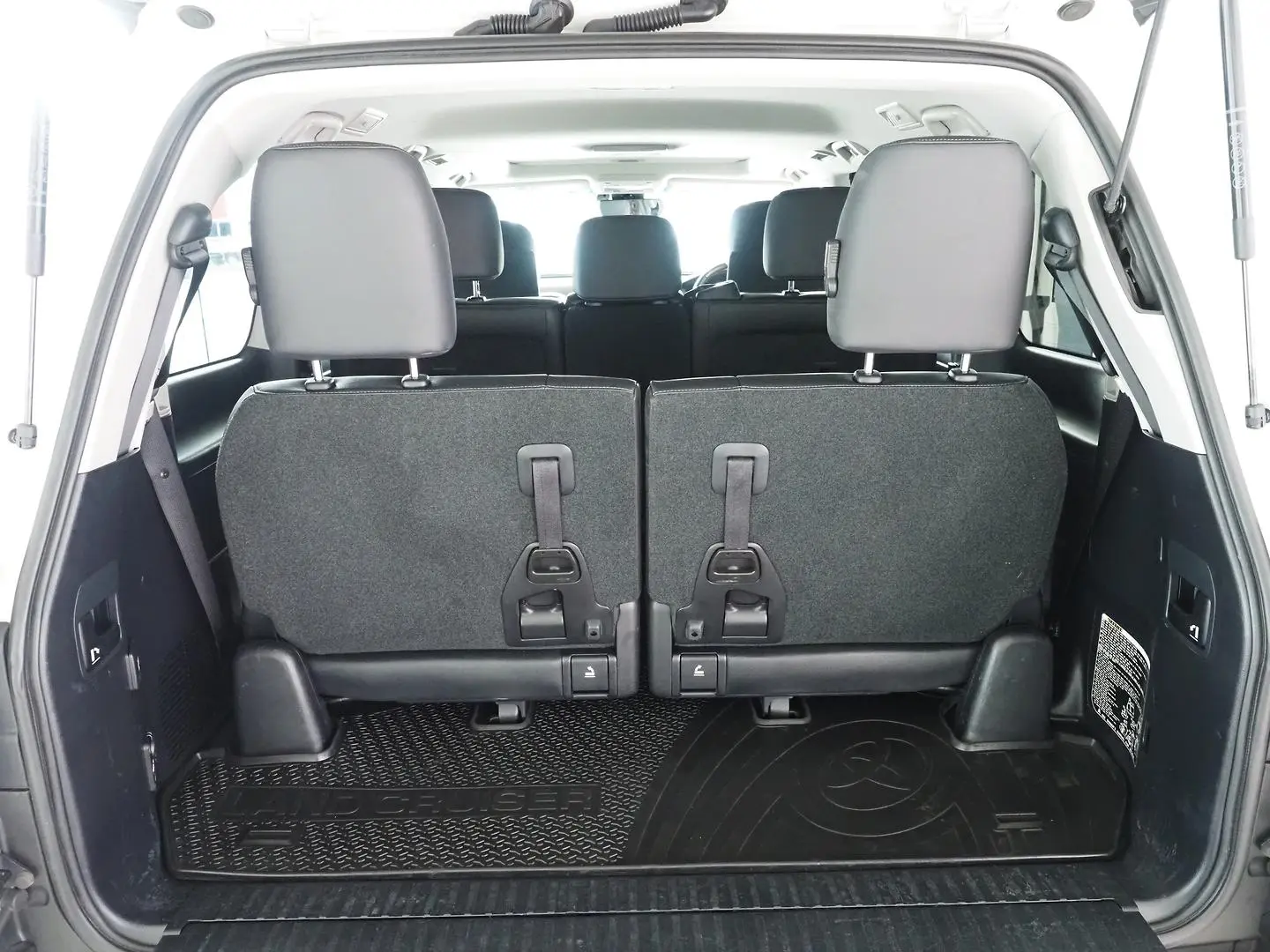 2018 Toyota Landcruiser Gallery Image 15